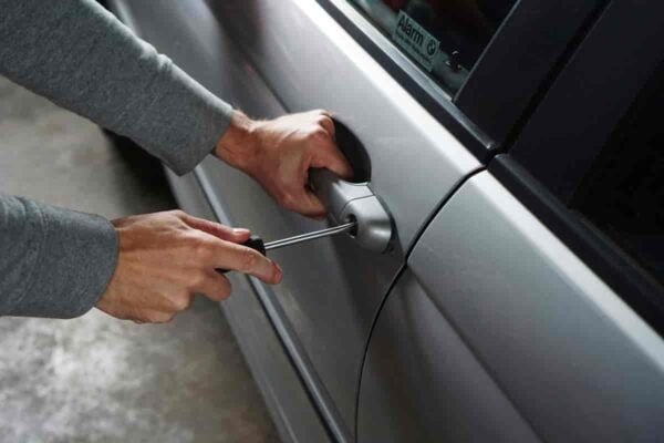 automotive locksmith